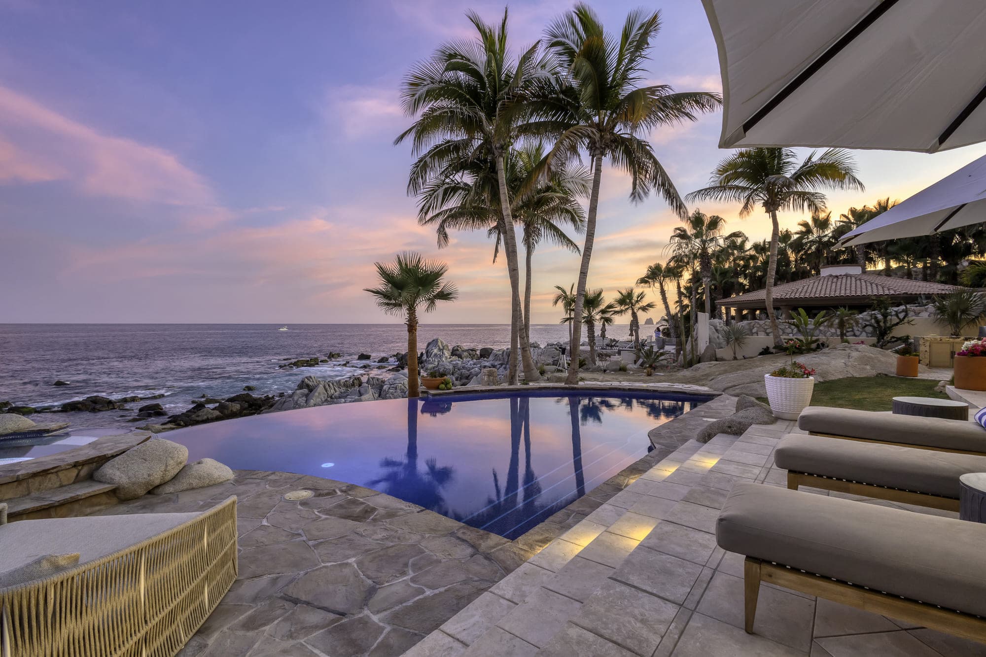 Lands End Hero Image 3